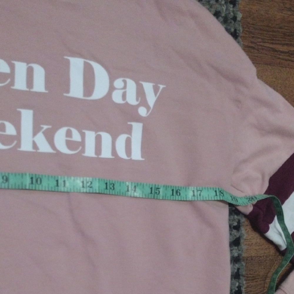 Arizona Jean Company Vintage Pink and Maroon Crew Neck Sweater - Picture 6 of 9
